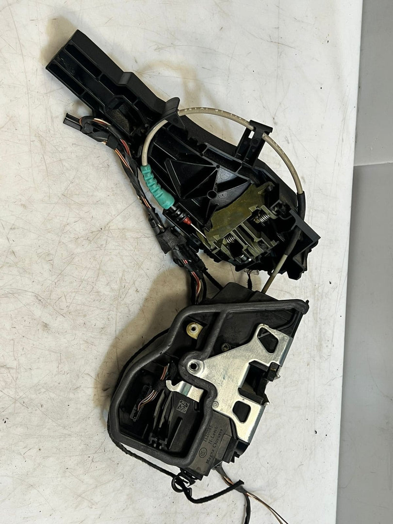 2007-2013 BMW X6 E71 Front Right SIDE Door Lock Actuator 7318416 OEM