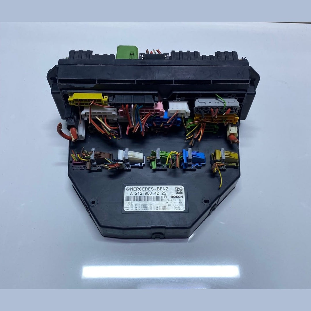 Mercedes-Benz Sam Control Module Front Fuse Box A2129004225 E-Class W212 OEM