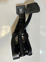 Bild in die Galerieansicht laden, 2022 BMW iX I20 xDrive 40 Brake STOP Pedal BRACKET 6893659 OEM