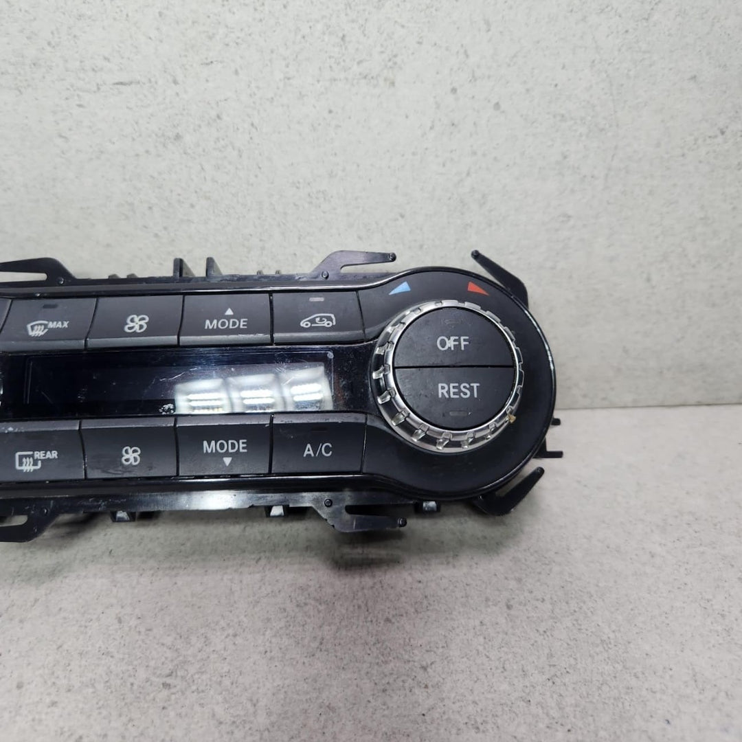 Mercedes-Benz A-Class W176 CLA GLA Climate Control Unit A2469008415 OEM