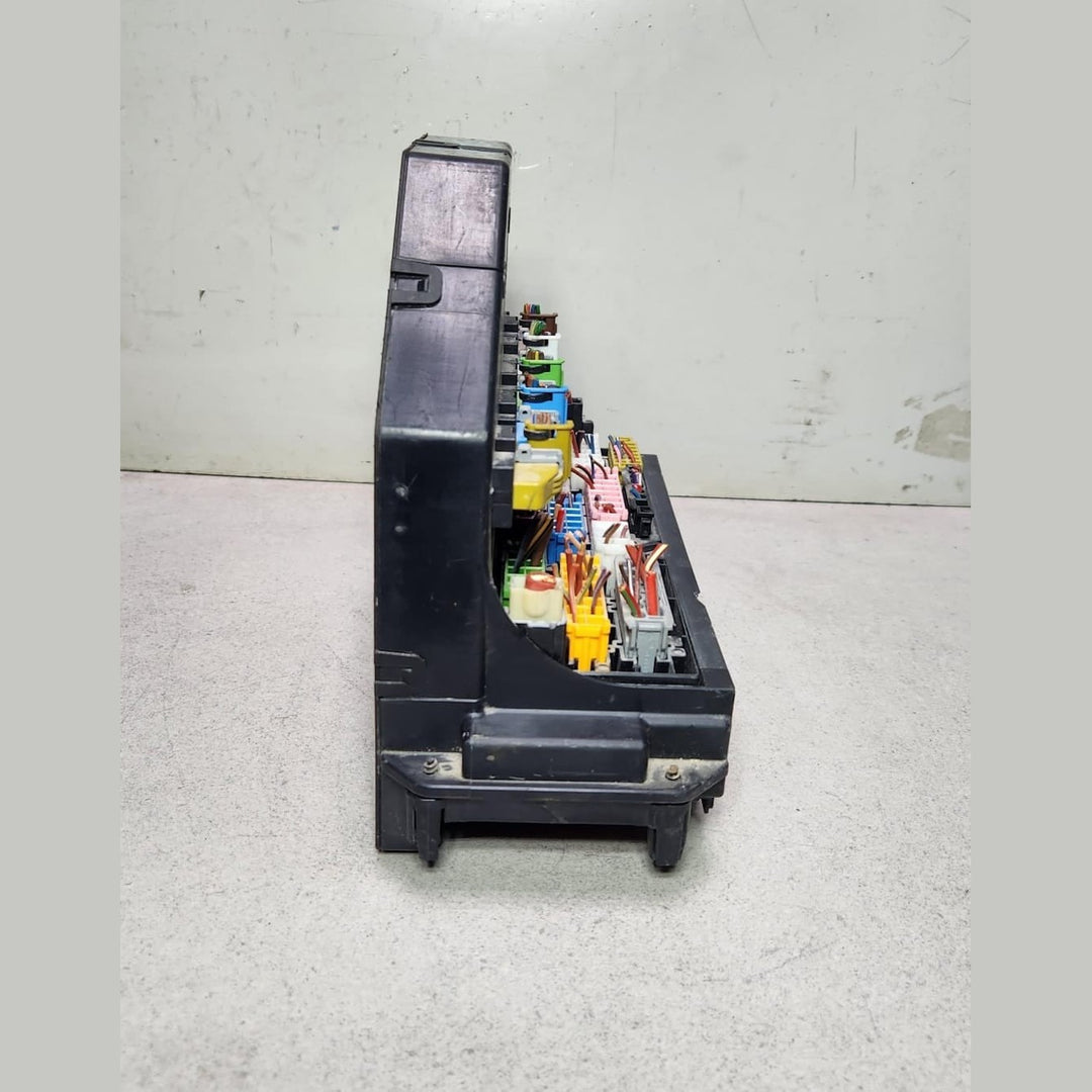 Mercedes-Benz C W204 Control Module Unit Sam Fuse Box A2129005622 