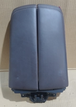 Load image into Gallery viewer, BMW G11 G12 STORAGE COMPARTMENT COVER P/N B314963