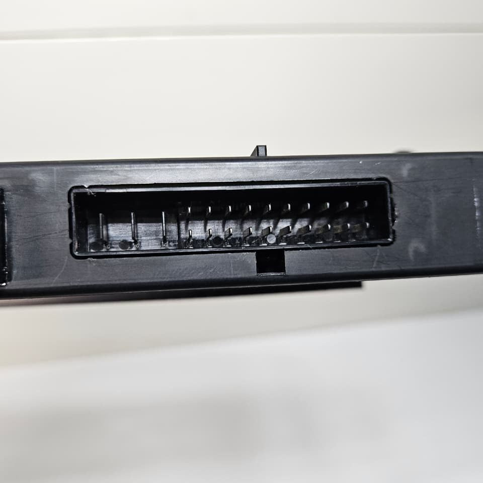 BMW E90 E91 Body Control Module 9229878
