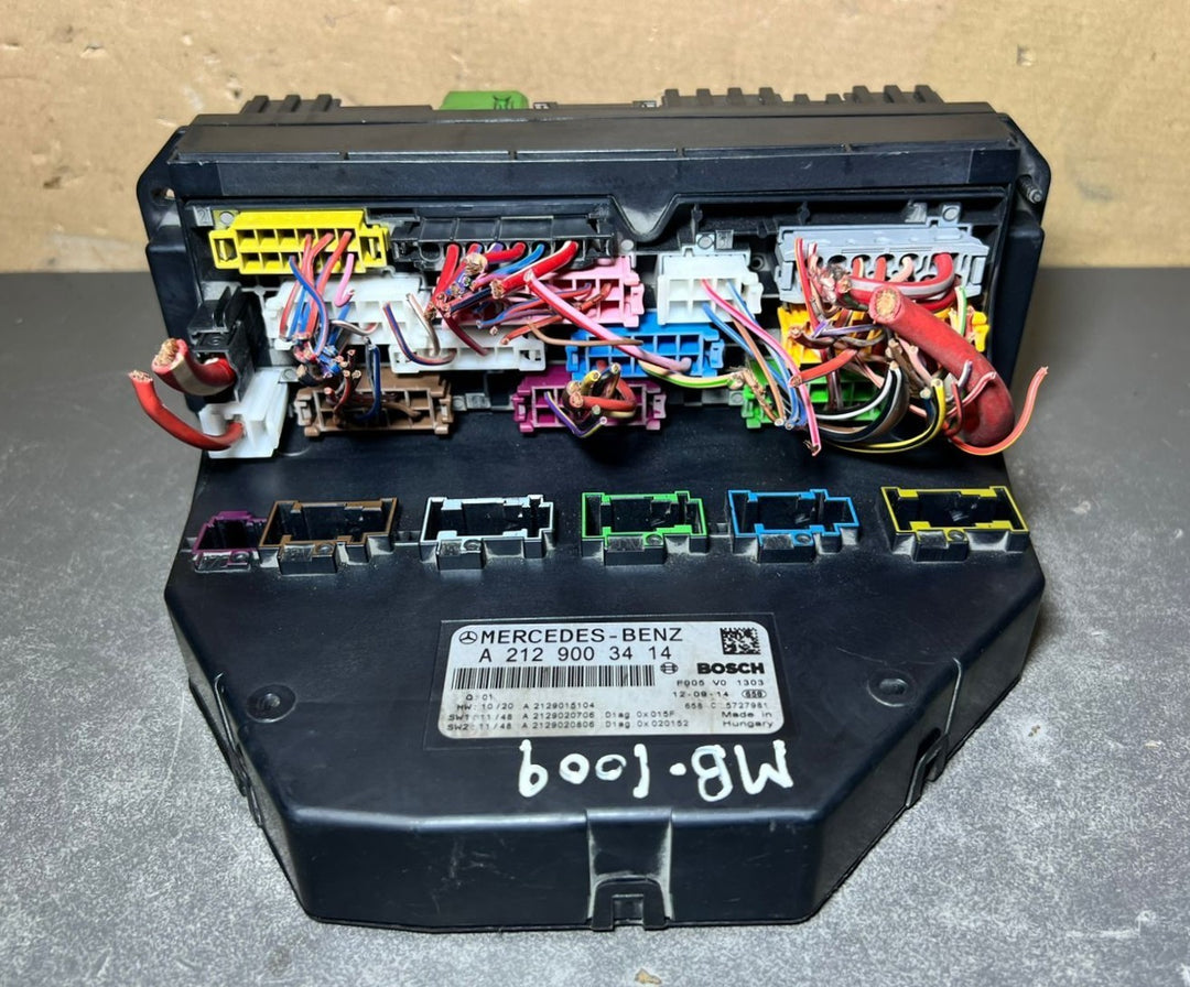 10-16 Mercedes-Benz W212 W204 Front SAM Module Relay Fuse Box A212 9003414 OEM