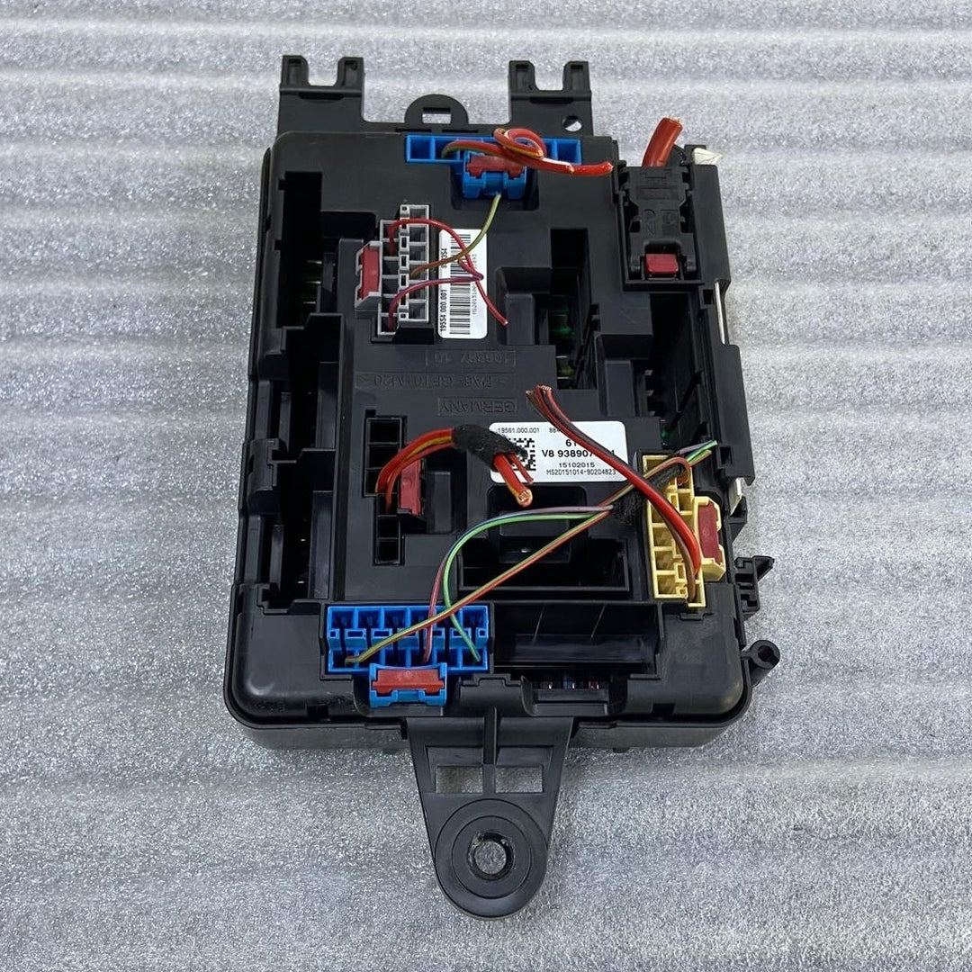 OEM BMW 4 SERIES F33 REAR FUSE RELAY POWER DISTRIBUTION BOX 9389070