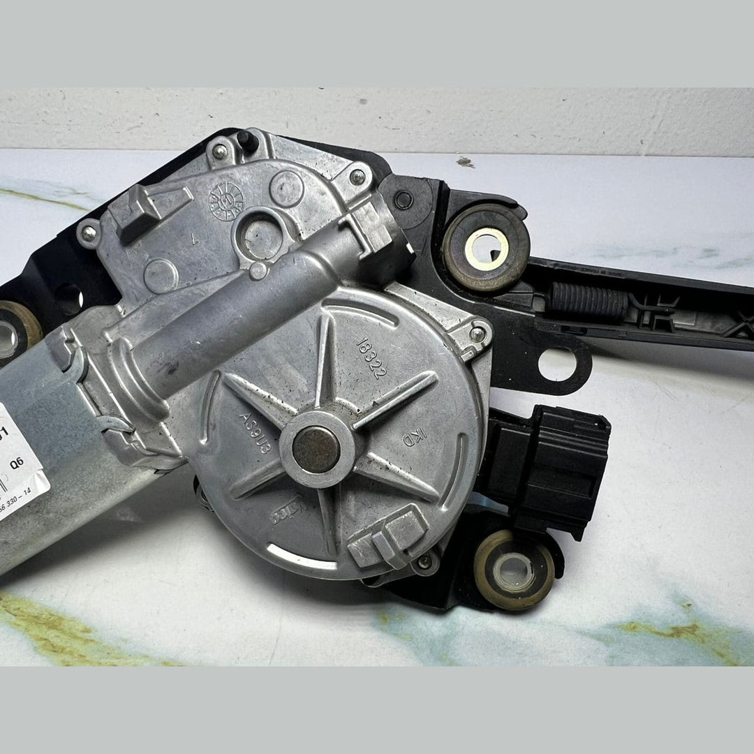 Mercedes-Benz Rear Wiper Motor A2469061701 B-Class W246 W242 B180 CDI