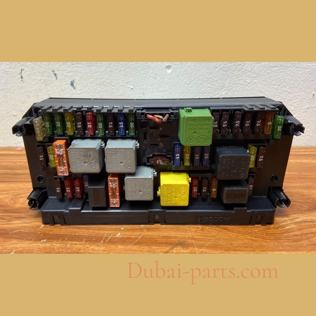 Mercedes-Benz Front SAM Fuse Box Control Module A2129003514  C-Class W204 W212