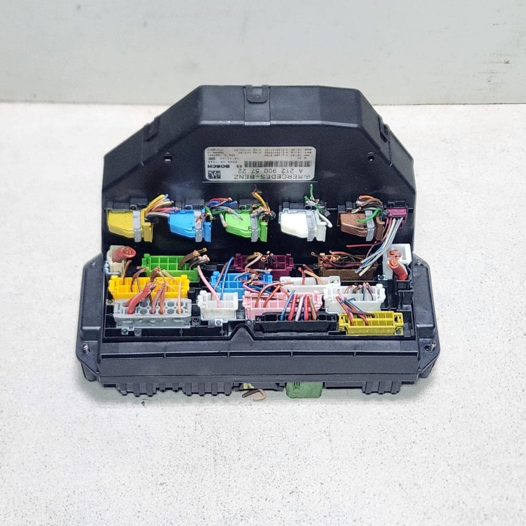 Mercedes-Benz Fuse Box A2129005722 C-Class W204 and E-Class W212