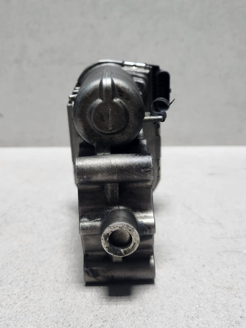 2015-2018 Mercedes-Benz C300 Throttle Body A2701410025