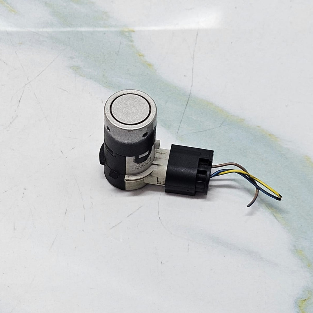 2002-2005 BMW E60, E61, E63, E64, E65 745Li Parking Distance Sensor PDC 6938741