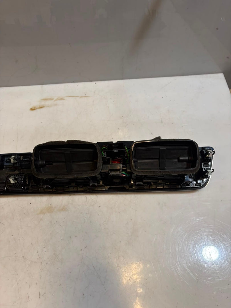 2015-2018 BMW 320i F30 3 Series Center Dashboard Air Vent 9347436 OEM