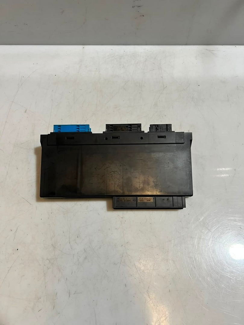 BMW 528i F07 5 Series GT M6 535i Body Control Module BCM Junction Box 9228495