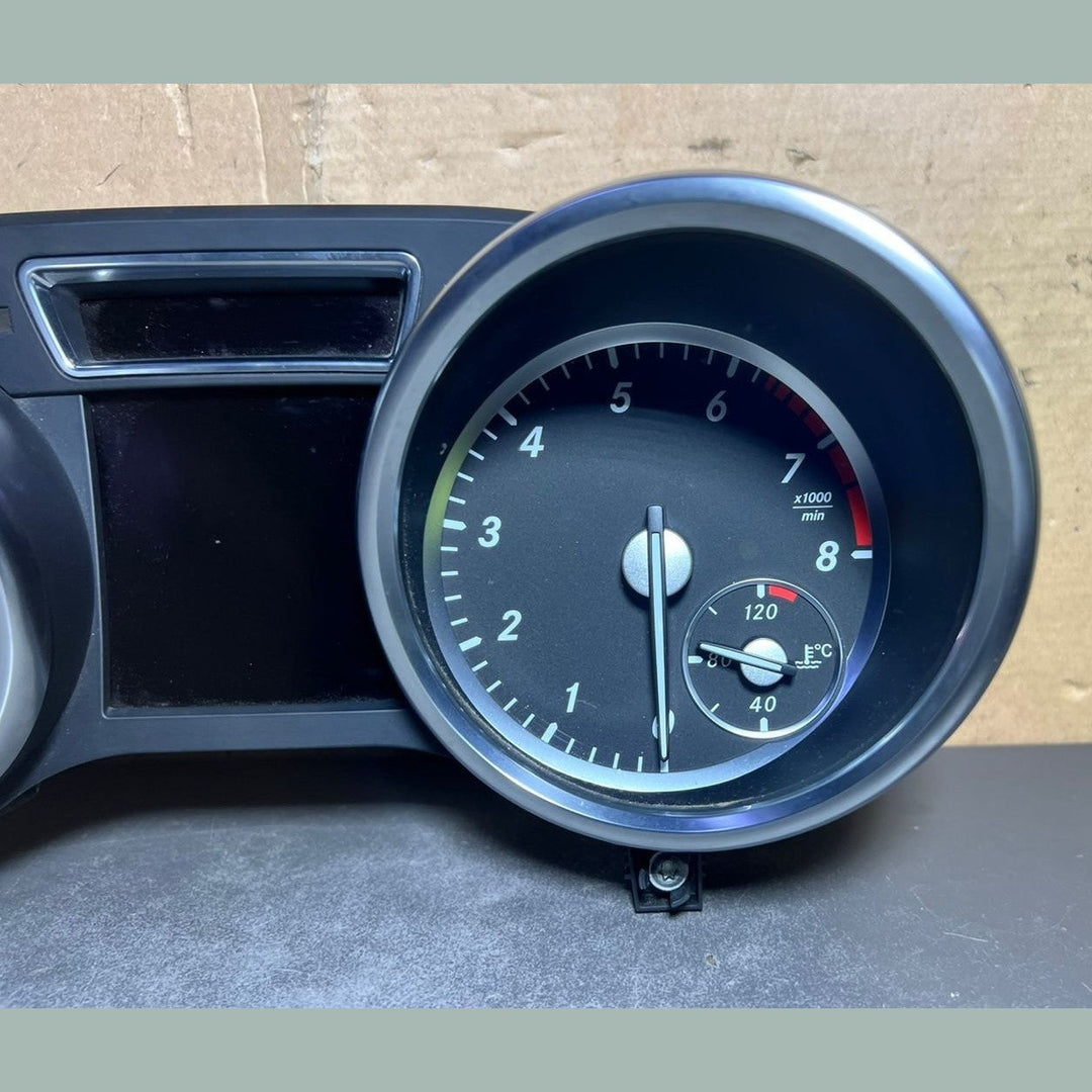 13-16 Mercedes-Benz W166 GL GLE Instrument Cluster Speedometer A166 9007110 OEM