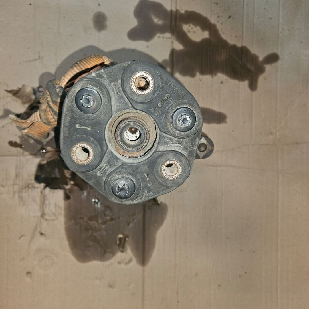 OEM BMW  3 Series F30 F31 F35 Rear 2.81 Differential 7605589