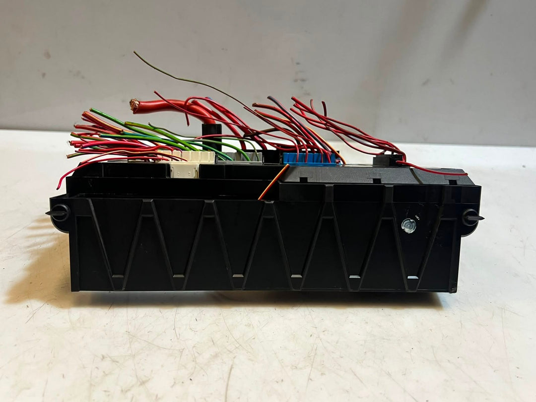 2012-2015 BMW F10 F12 F13 5 6 Series 650i Power Distribution Fuse Box 9252815