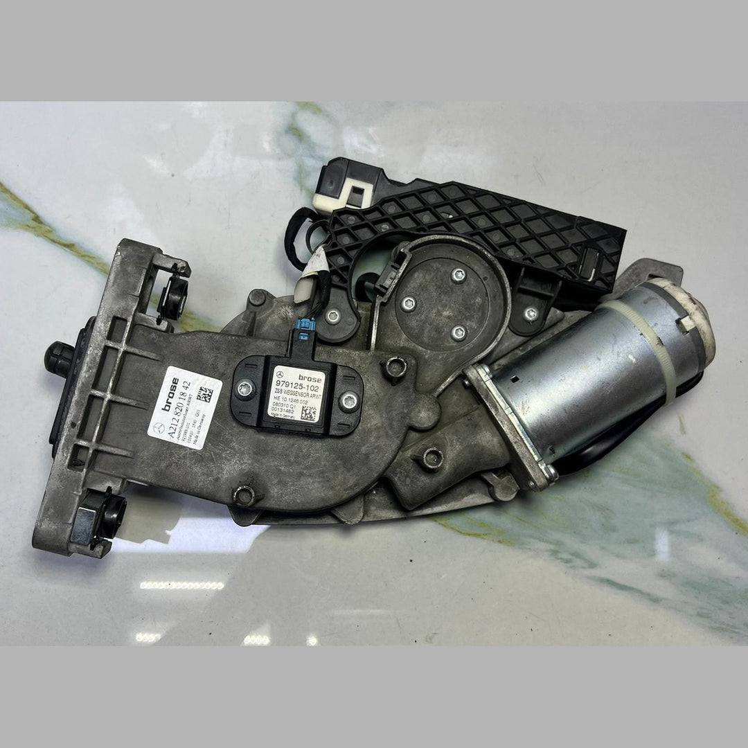 Mercedes Tailgate Lift Motor A2128201842 C-Class W204