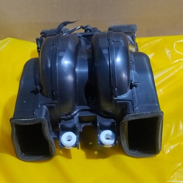 BMW G11 G12 G30 G31 G32 G05 G07 F90 REAR BLOWER MOTOR DUCT 9315950