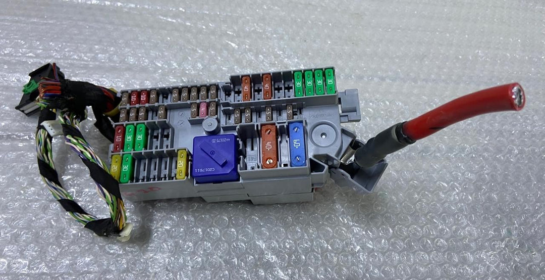 OEM BMW G20 X3 G01 Power Distribution Control Unit Module Front Fuse Box 6807487