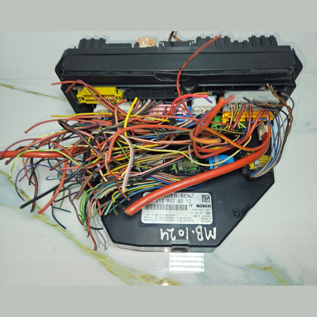 10-16 Mercedes-Benz W212 W204 Front SAM Module Relay Fuse Box A212 9006012 OEM