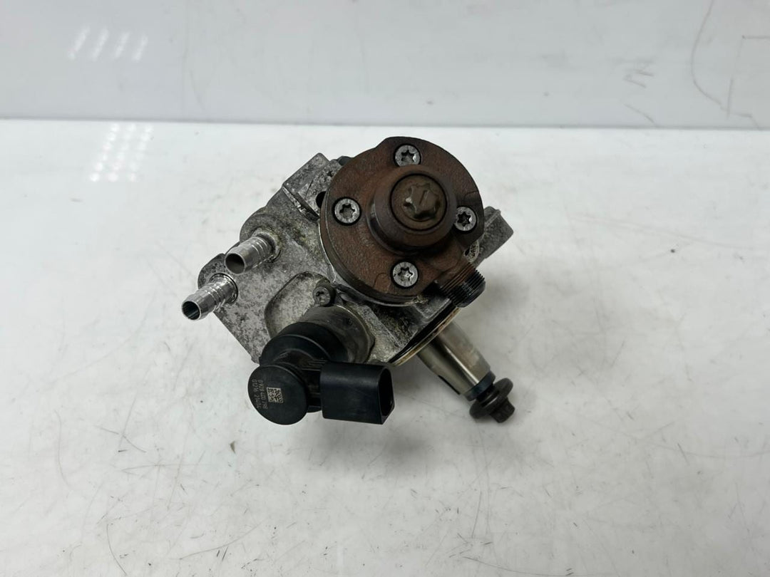 BMW 1 2 3 4 5 Series F20 F21 F30 X1 X3 E90 E92 High Pressure Fuel Pump 7810696