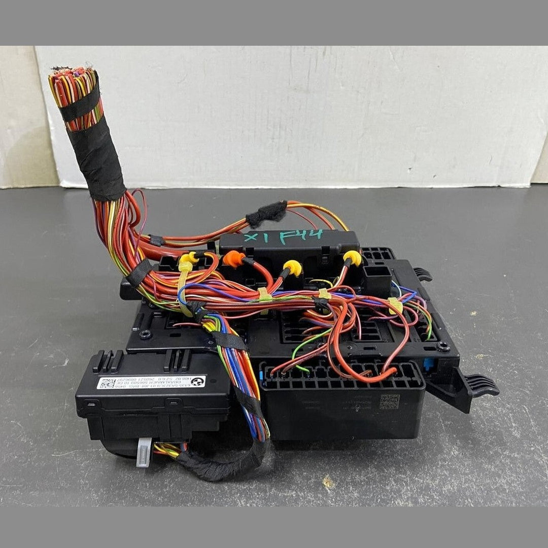 OEM BMW F48 i8 F40 F44 Front Power Distribution Fuse Relay Junction Box 9270355