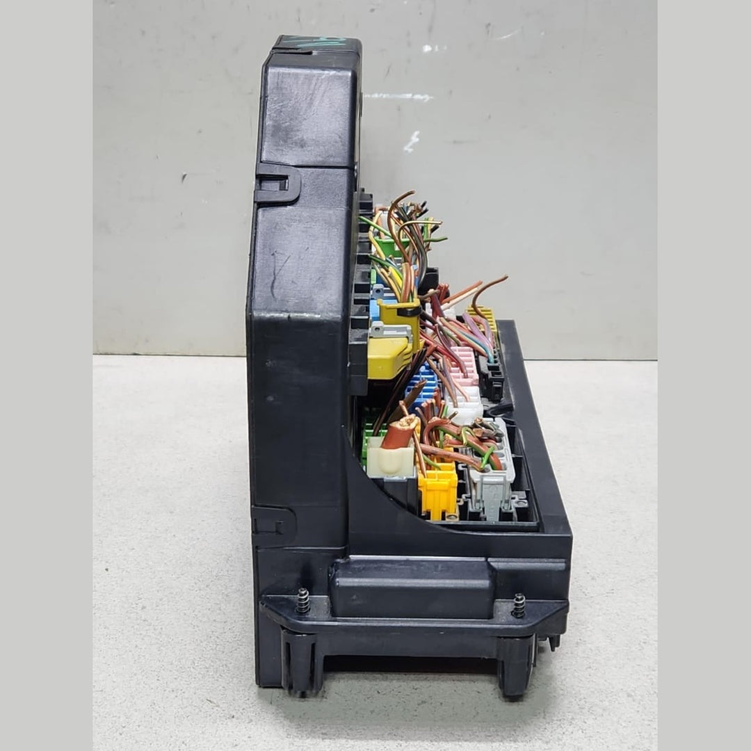 2012-16 Mercedes E200 Front SAM Fuse Box Control Module A2129004911 E-Class W212