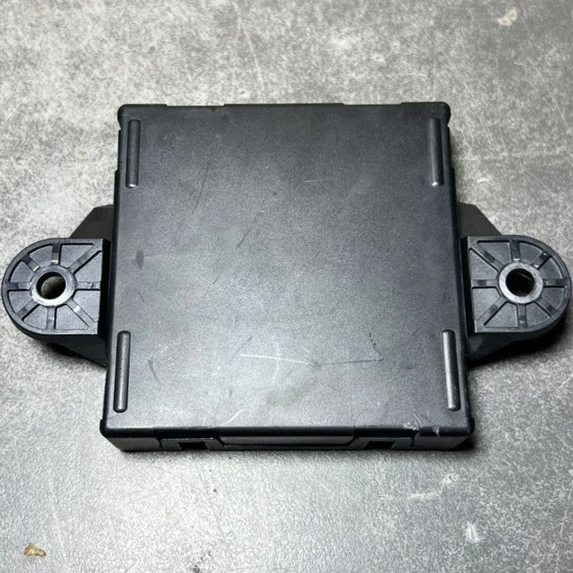 Mercedes-Benz W212 W218 Rear Right Side Door Control Module A218 9009704 OEM