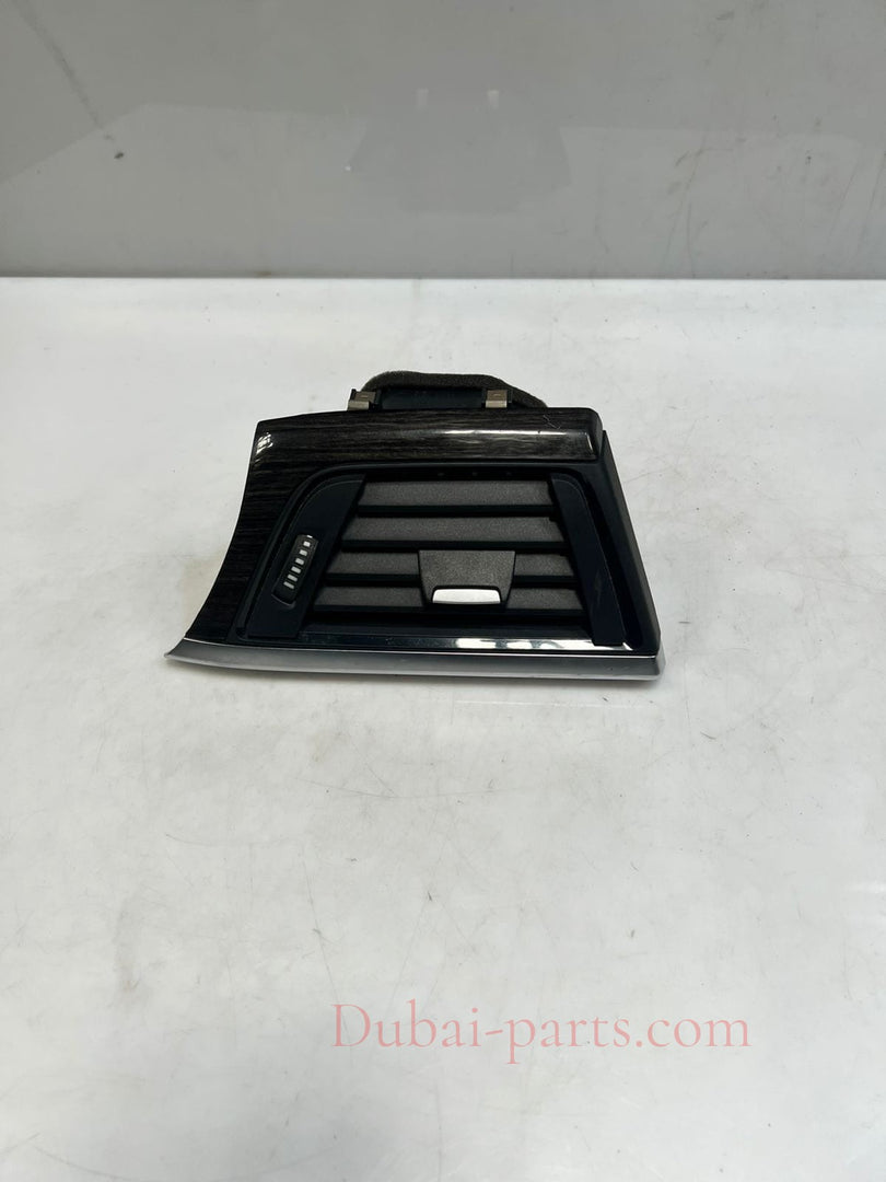 BMW 4' F30, F31, F80 Dashboard Air Vent Grille Right 9231995 OEM