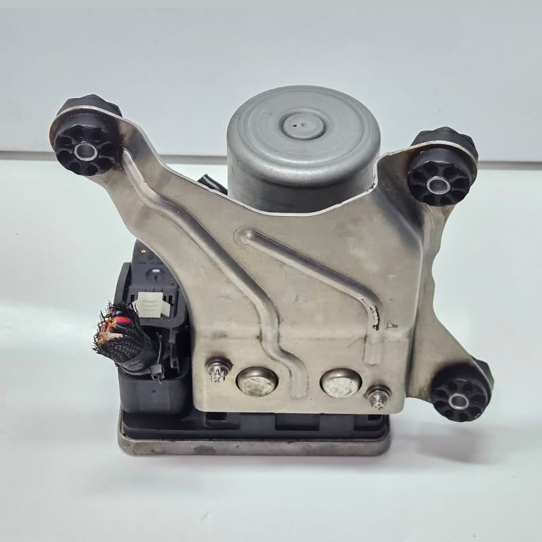 6880538-2016-2019 BMW 750i 740Li G11 G12 Abs Pump Control Module OEM 