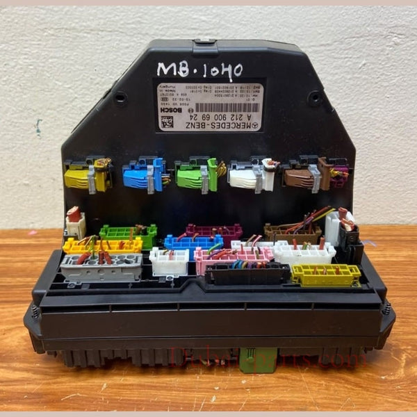 Mercedes-Benz Front SAM Fuse Relay Box A2129006924 E-Class W212 and W207