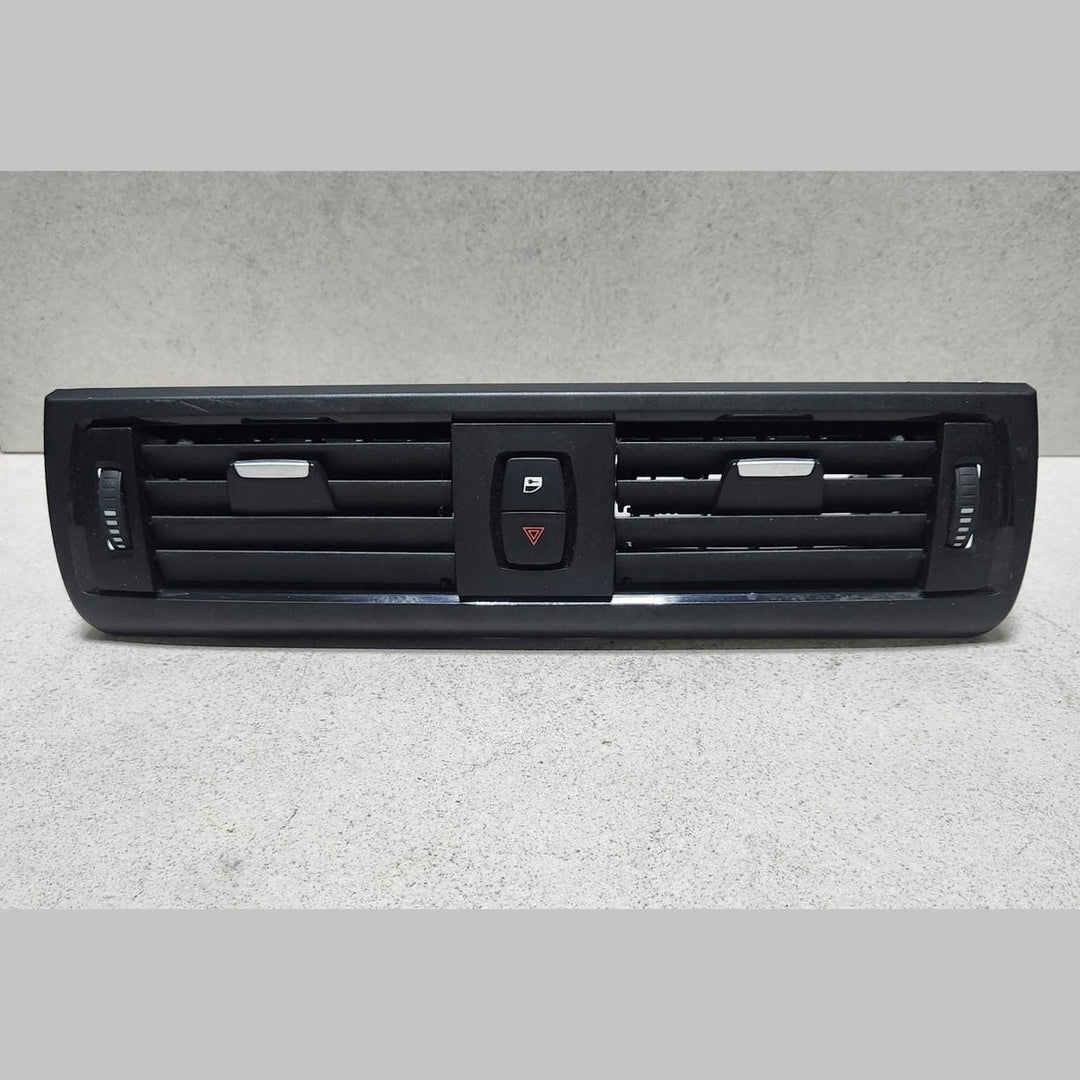 BMW Dashboard Center Air Vent 92053571 Series F20 F21, 2 Series F22 F23