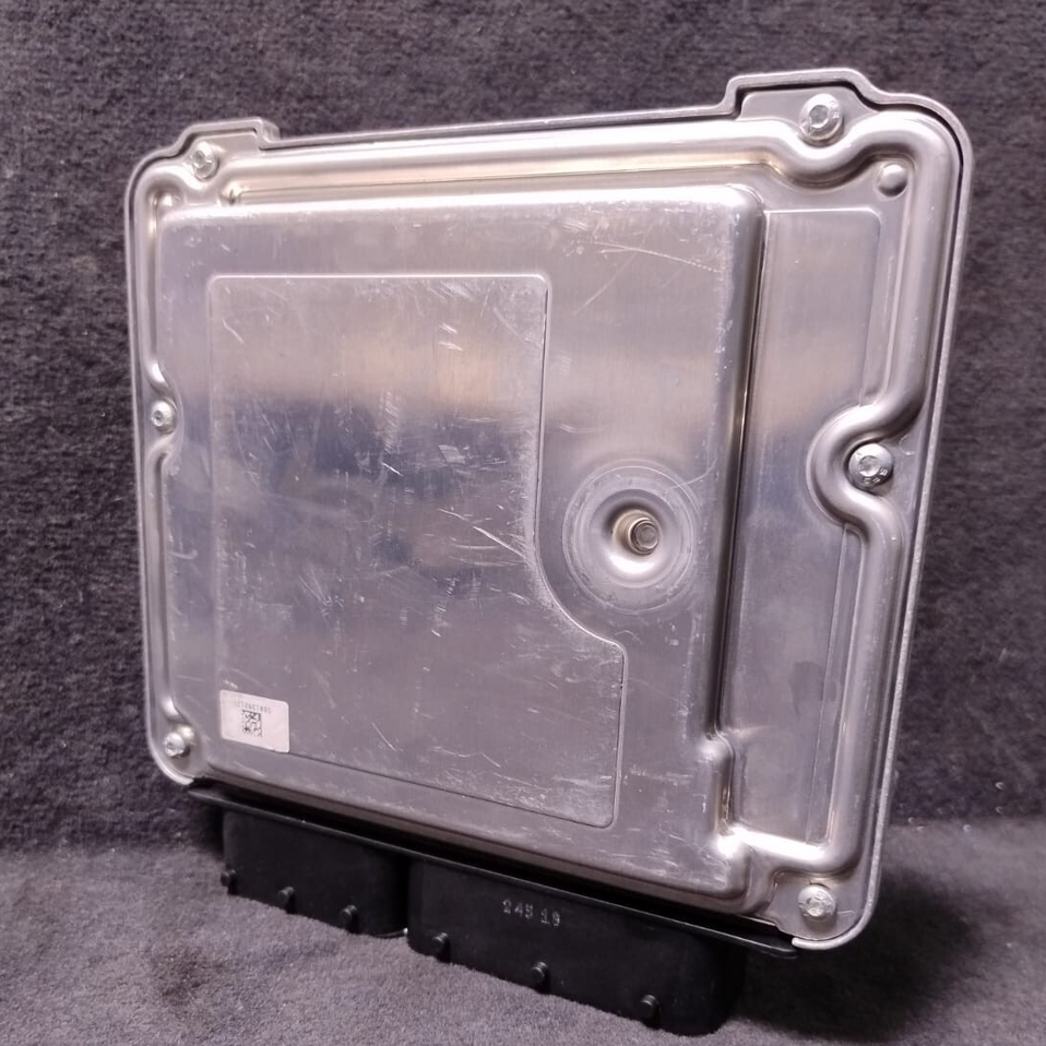 BMW ORGINAL  320d N47 F31 ENGINE CONTROL UNIT MODULE  ECU ONLY 8584276