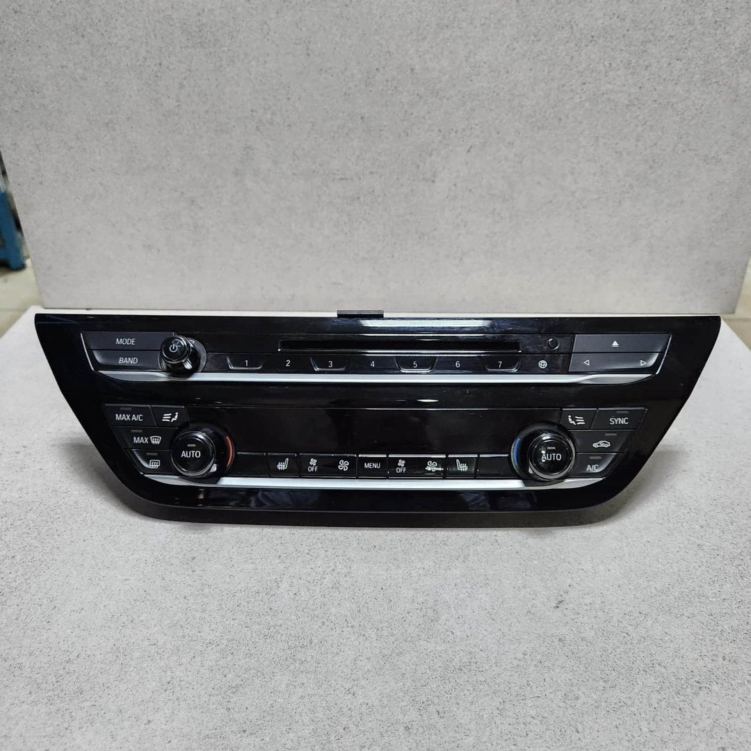 2017-2020 BMW 530i Climate Control Switch 6834441 5 Series G30 G31