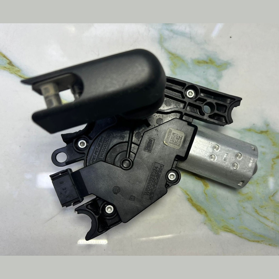 2013-2017 Mercedes Rear Wiper Motor A2469064900 A-Class W176 and B-Class W246