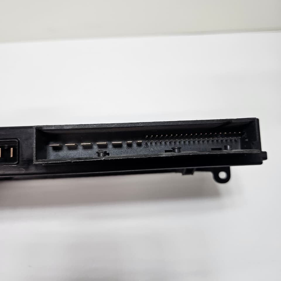 BMW E87 LCI Body Control Module Junction Box H2 9177983 OEM