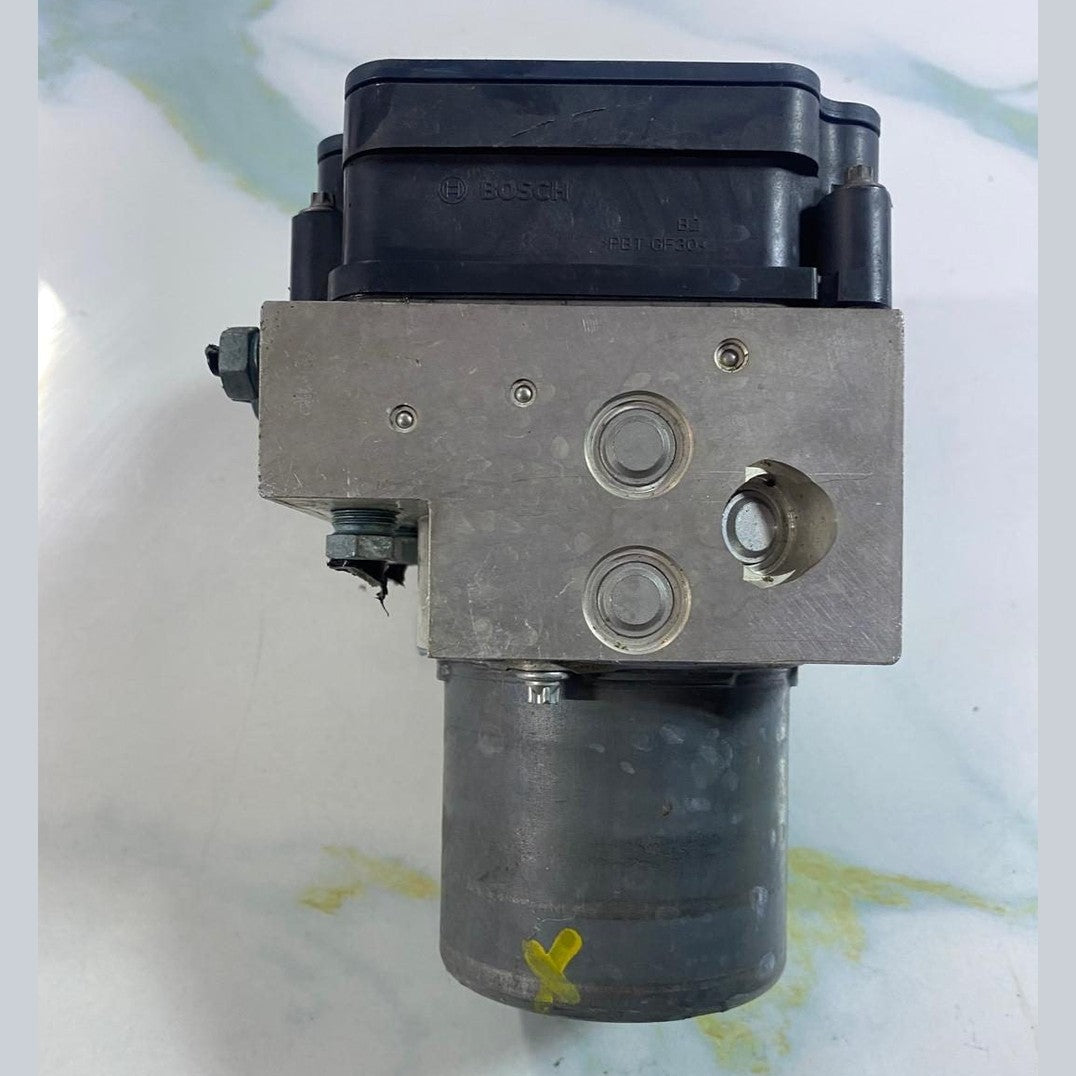 BMW ABS Pump Control Unit Module BMW 5 Series F10 F11 6865864 DSC / DXC9 L6 ACC