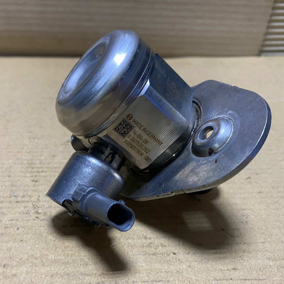 2016 BMW 320i xDrive High Pressure Fuel Pump 8604229 BMW 1 Series F20 F21 and 3 