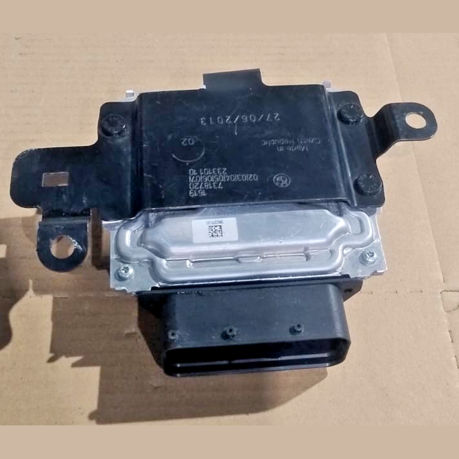 BMW 12-18 F10 F30 3 5 SERIES X5 DEF DIESEL EMISSION PUMP CONTROL UNIT 7377299