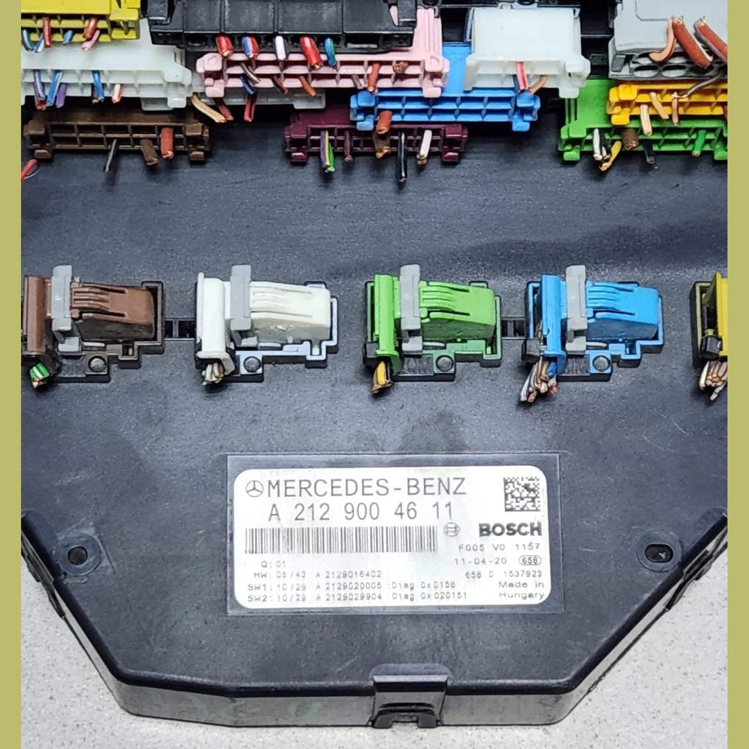2011-2012 Mercedes-Benz C180 Fuse Box Control Module A2129004611 W204 C-Class 