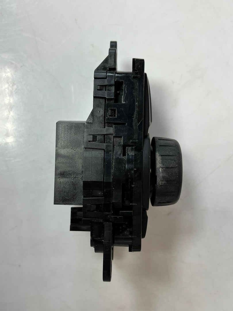 2012-2015 BMW 320i 3' F30, 2' F22 X3 X5 Idrive Media Controller 9317695 OEM