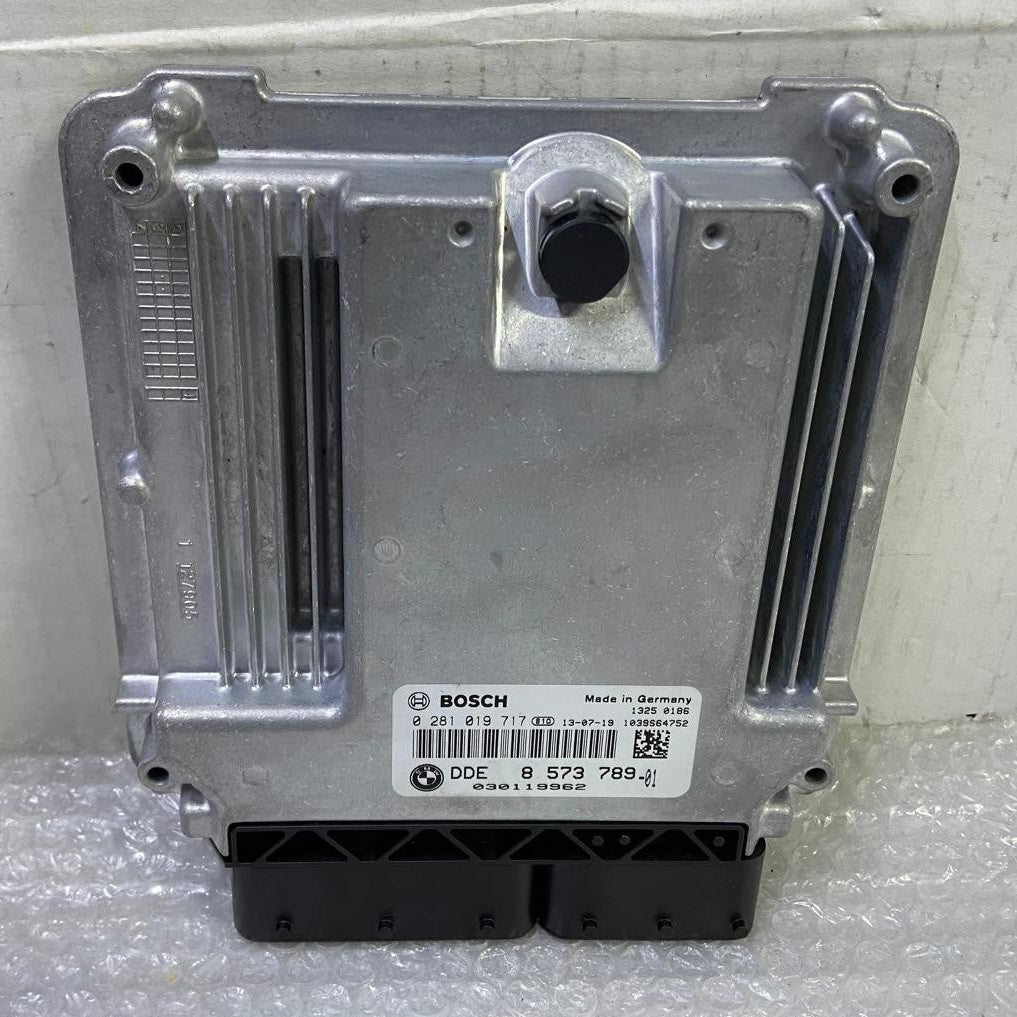 OEM BMW F10 F07 F15 N57 ENGINE CONTROL UNIT ECU ONLY DDE 8573789 BOSCH