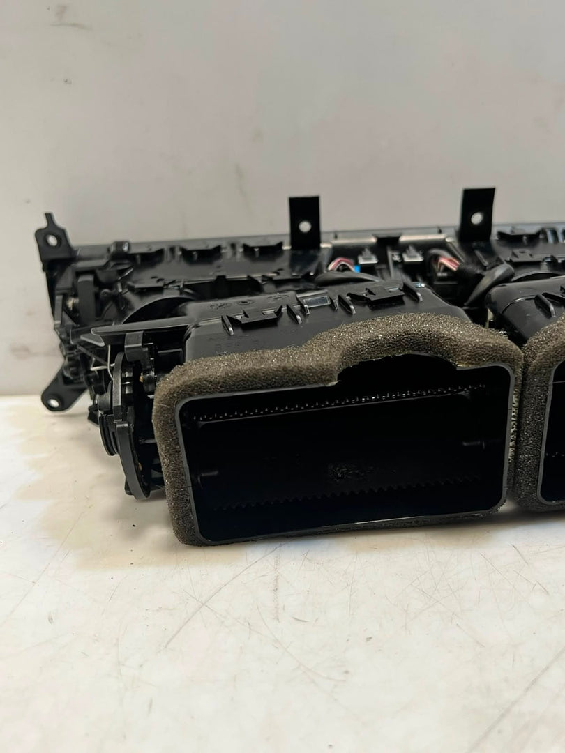 BMW 7 Series F01 F02 F03 F04 Dashboard Center Air Vent Grille Center 9115860