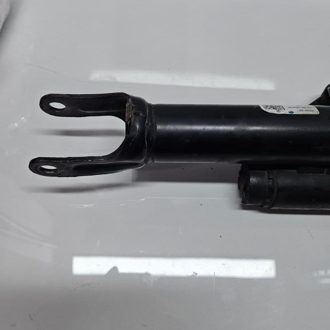 6877553-2016-2022 BMW 7 Series G11 G12 740i 2WD Front Air Suspension Strut OEM
