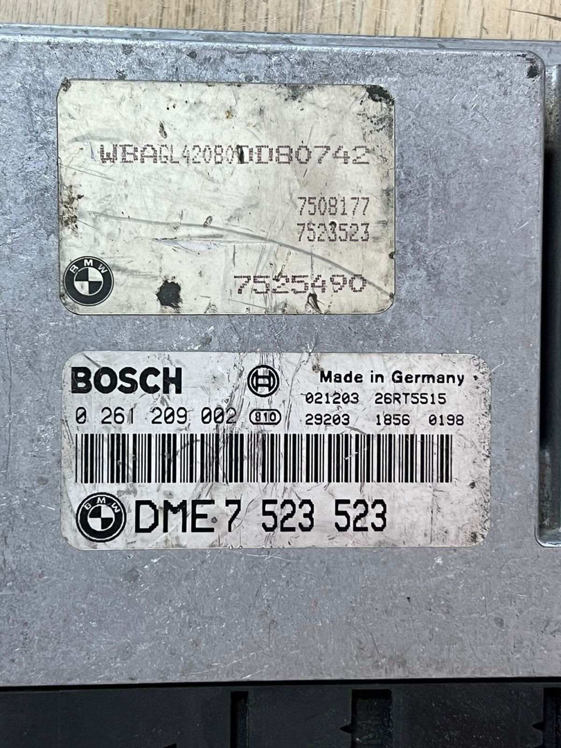 2002-2003 BMW 745i Engine Control Module 7523523 BOSCH 261209002 E65 