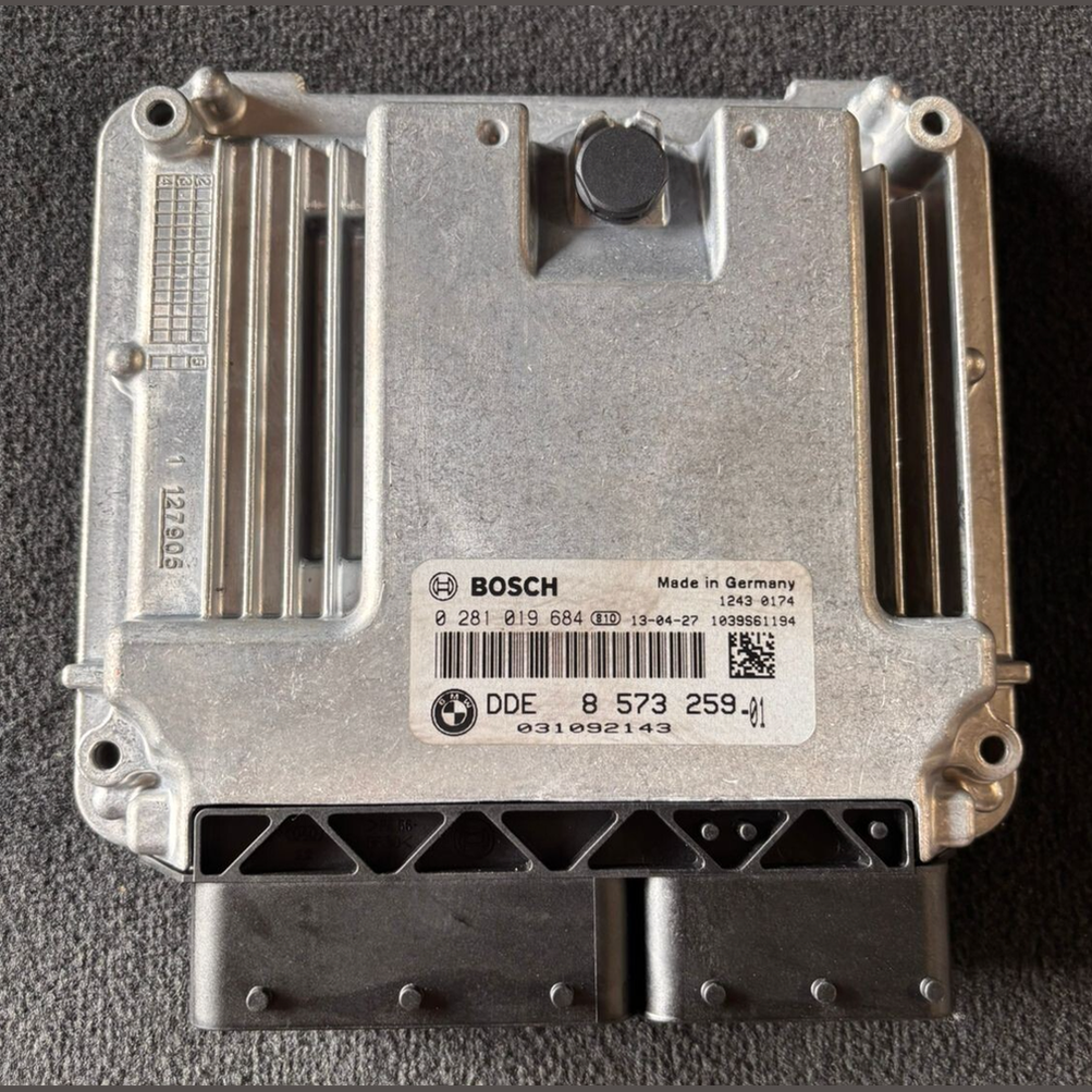 BMW 320d DIESEL N47N F30 F32 F34 F36 2013 ENGINE CONTROL DDE ECU SET  8573259