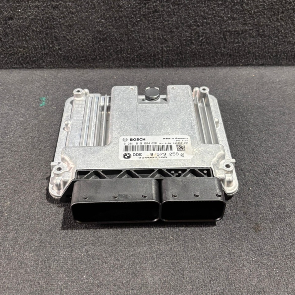 BMW 320d DIESEL N47N F30 F32 F34 F36 2013 ENGINE CONTROL DDE ECU SET -8573259