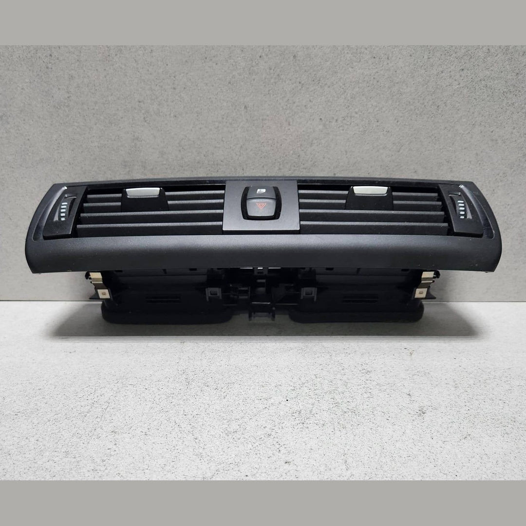 BMW Dashboard Center Air Vent 92053571 Series F20 F21, 2 Series F22 F23