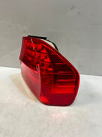 Bild in die Galerieansicht laden, 2009-2011 BMW 3 Series E90 323i Rear Right Tail BACK Light 7289430 USA OEM