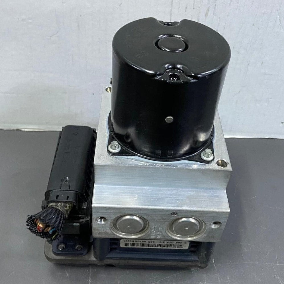 OEM BMW 7 SERIES F01 F02 730D F10 N57 ABS Pump Brake Control Unit 6792478 Bosch