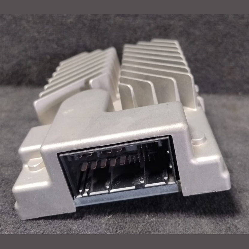 OEM  BMW 530I G30E XDRIVE  AUDIO SYSTEM AMPLIFIER MODULE UNIT 2622764